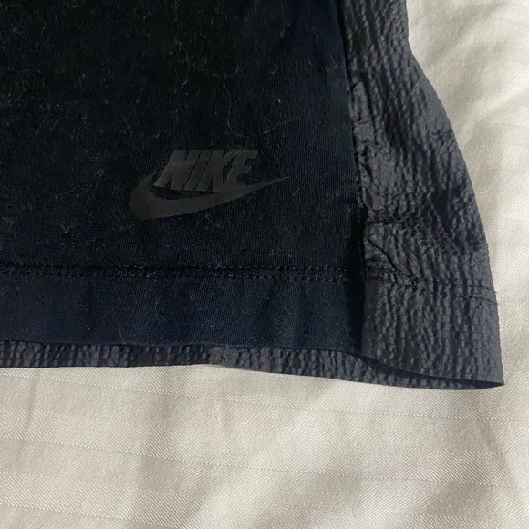NWOT Unique Nike top - Picture 3 of 9